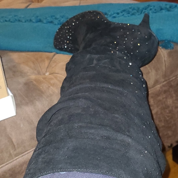 Boots - Picture 5 of 8